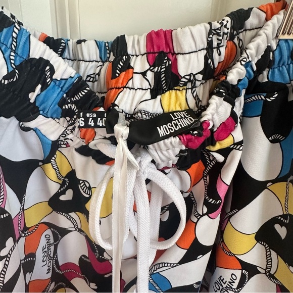 Beautiful NWT LOVE MOSCHINO Printed Cotton-end Jersey Mini Skirt. Size US4 - Picture 10 of 11